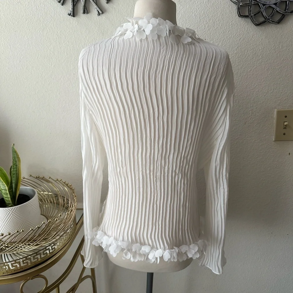 Vintage Le caviar White Sheer Blouse with Floral Trim Sz XL romantic boho chic - Picture 3 of 4